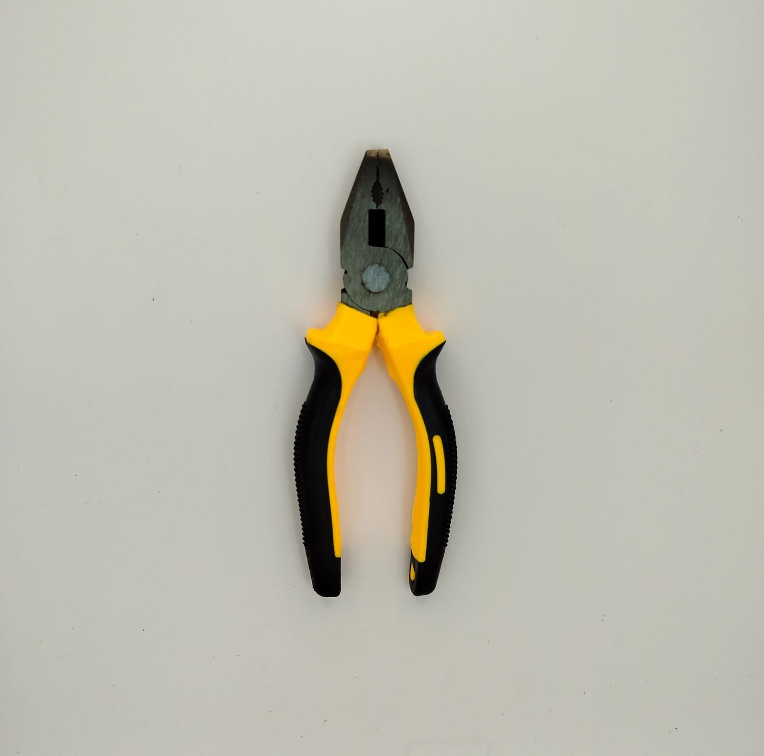 PINZA UNIVERSAL 6" HOBISTA