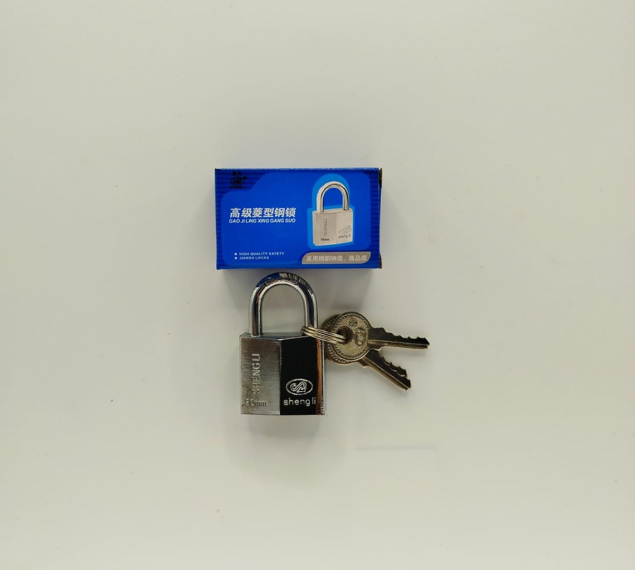 CANDADO CROMADO 30 MM
(TAMBOR BRONCE)